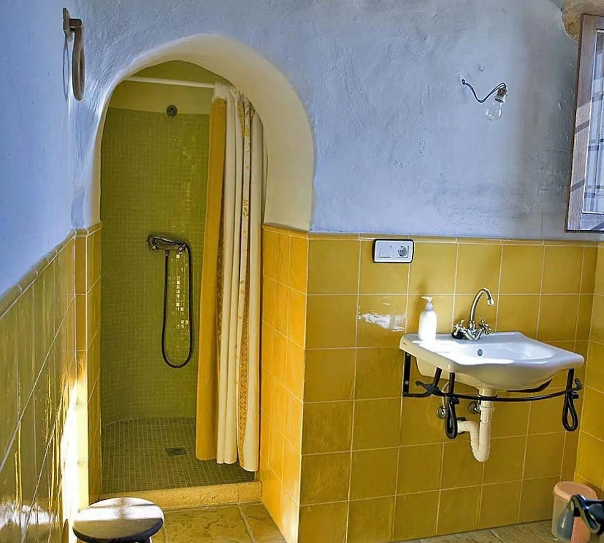 Cuevas La Atalaya Apartment Huescar
