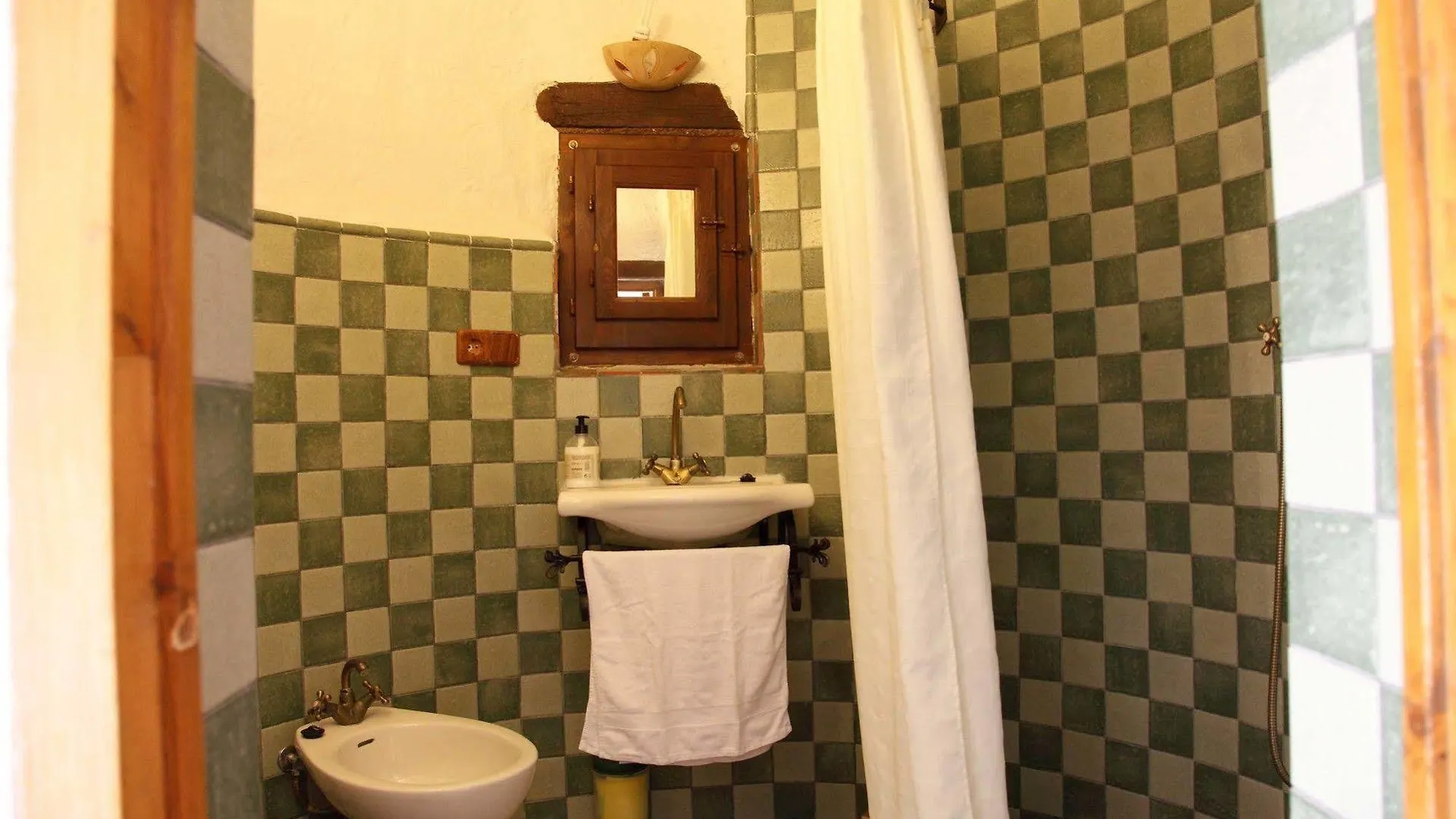 Cuevas La Atalaya Apartment Huescar