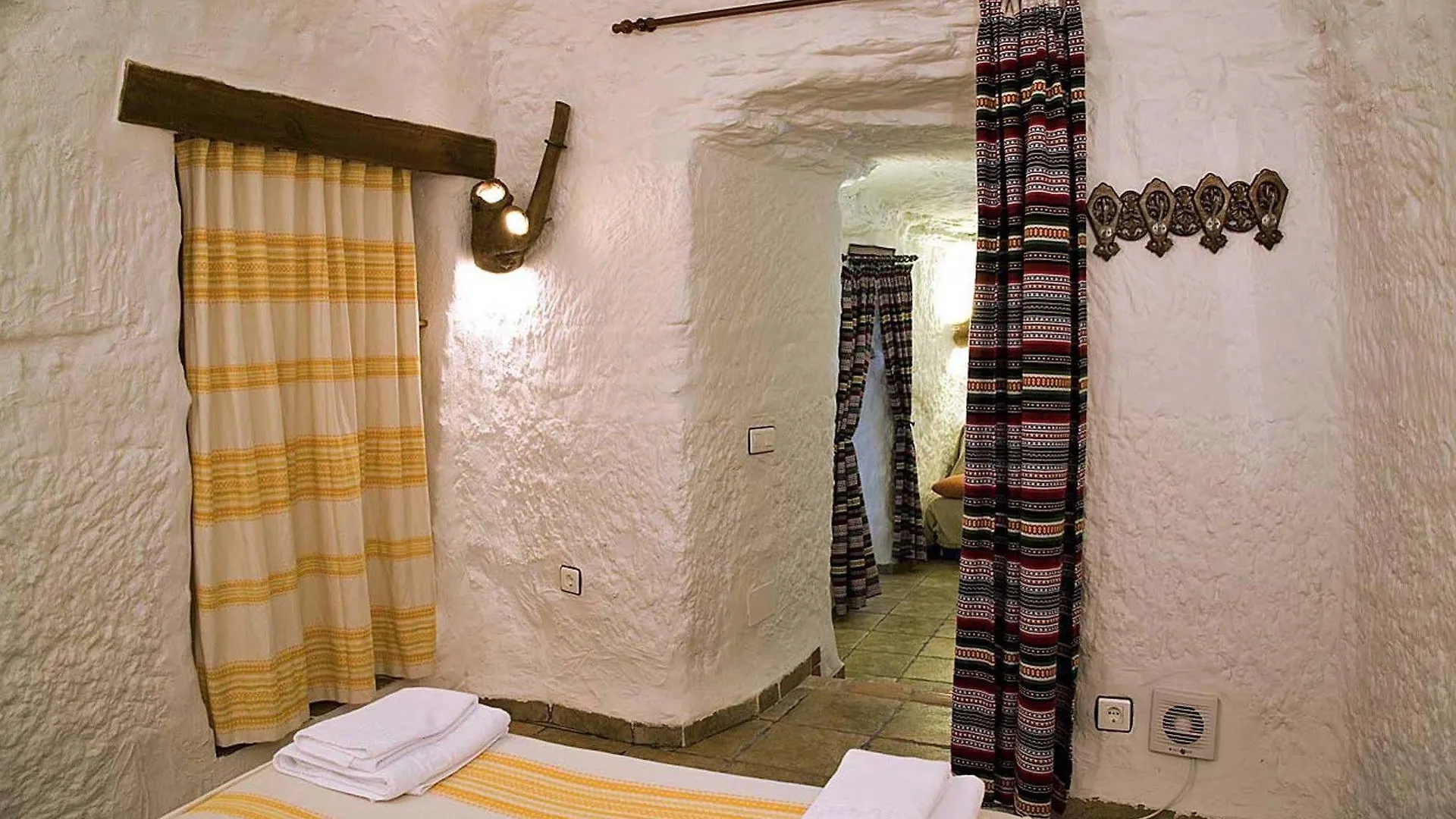 Cuevas La Atalaya Apartment Huescar Spain