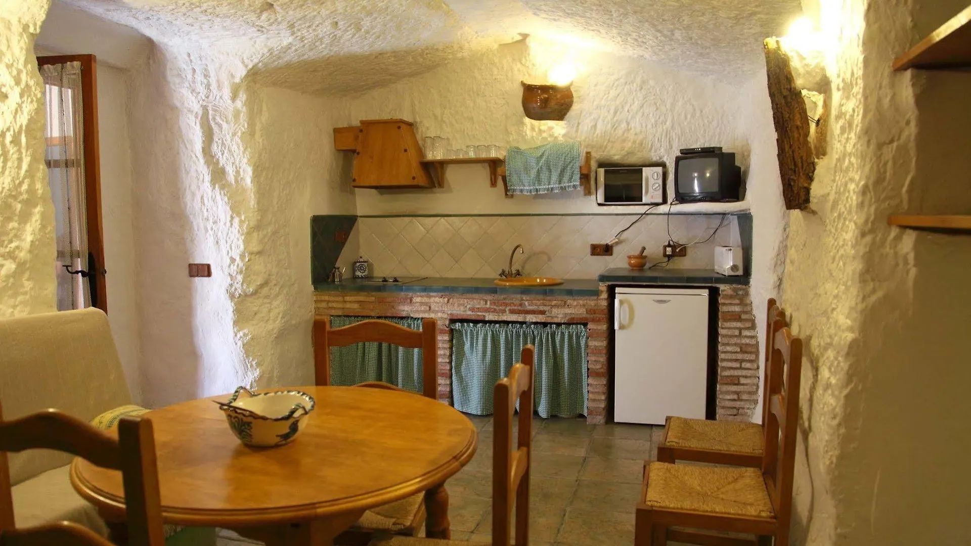 Cuevas La Atalaya Apartment Huescar